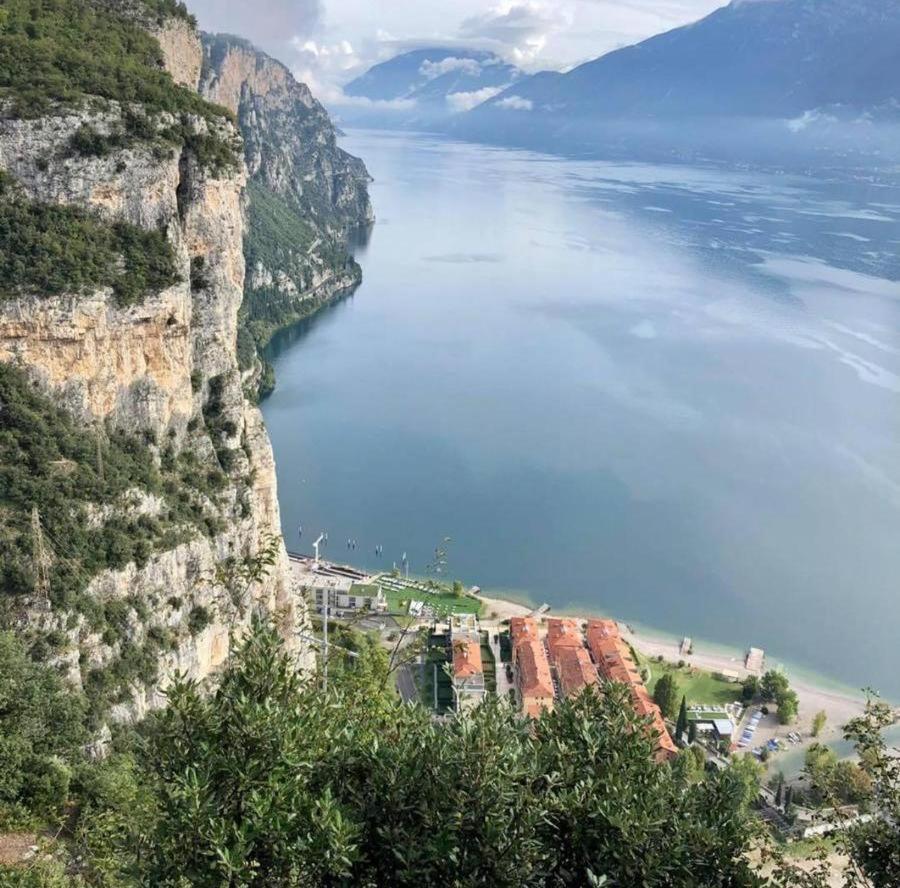 Antica Campione Rooms & Hostel Campione del Garda Bagian luar foto