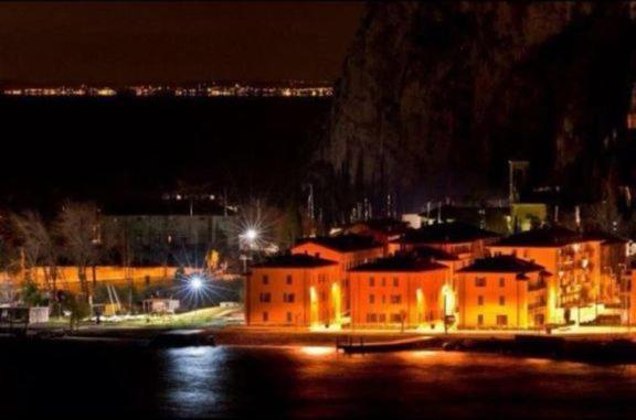 Antica Campione Rooms & Hostel Campione del Garda Bagian luar foto