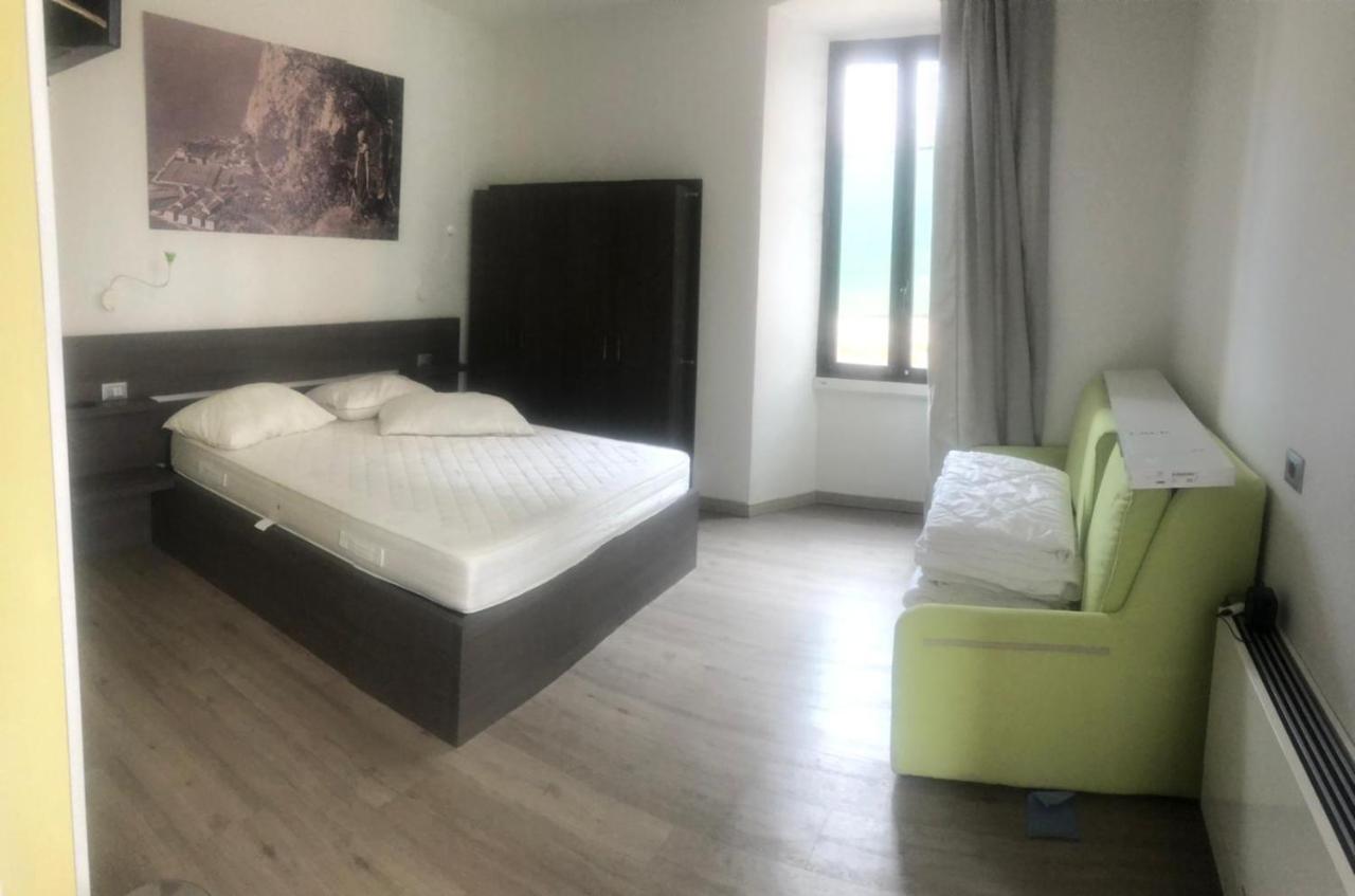 Antica Campione Rooms & Hostel Campione del Garda Bagian luar foto